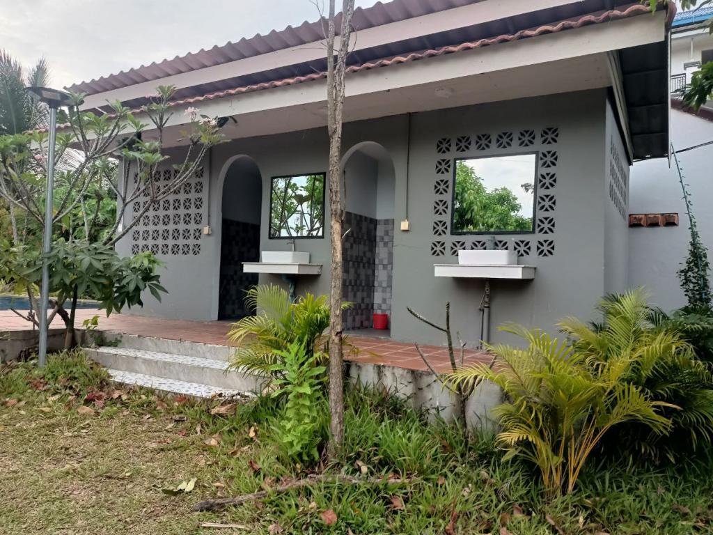 Bungalow For rent in Kampot